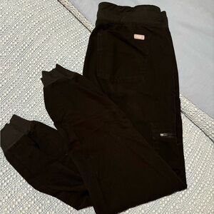 FIGS black Zamora jogger